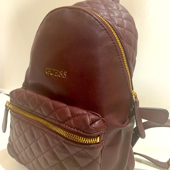 Guess Burgundy Colour Backpack Bag - Perfect for Travel - Picture 2 of 11